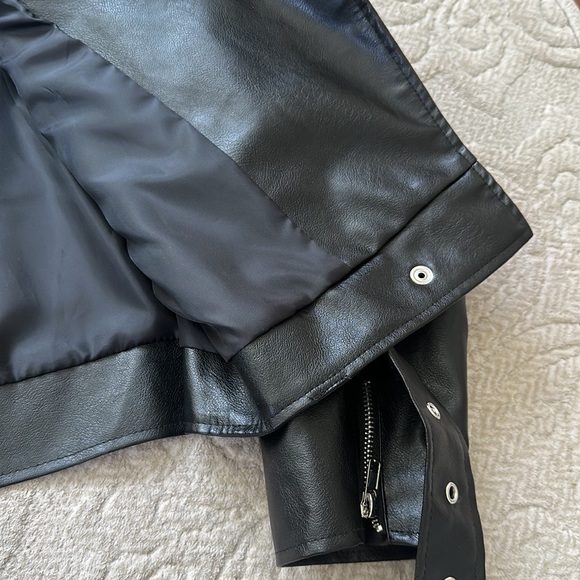 Jacket - Picture 5 of 6